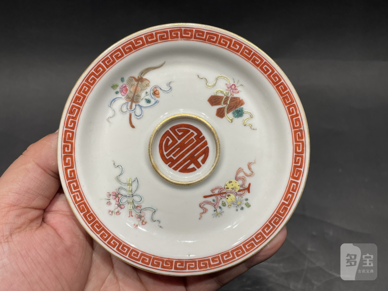 清乾隆 粉彩暗八仙纹盏托一对 - 图2